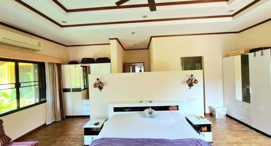 For sale 6 bedrooms house in Sattahip, Chonburi