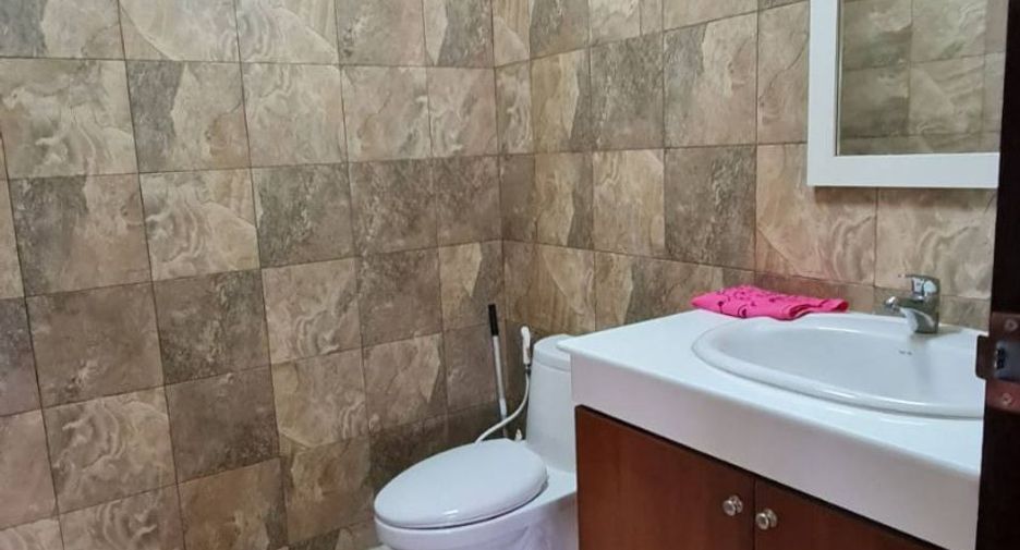 For sale 6 bedrooms house in Sattahip, Chonburi