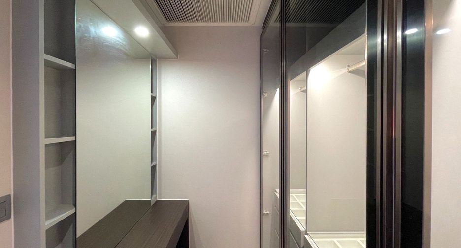 Condo en alquiler y en venta de 2 habitaciones en Bang Rak, Bangkok