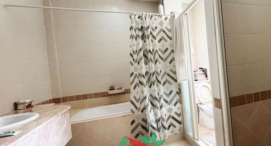 For sale 5 bedrooms house in Lam Luk Ka, Pathum Thani
