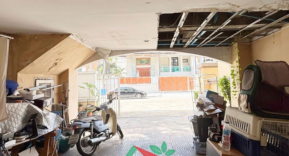 For sale 5 bedrooms house in Lam Luk Ka, Pathum Thani