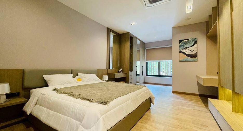 For sale 4 bedrooms villa in Mueang Chiang Mai, Chiang Mai
