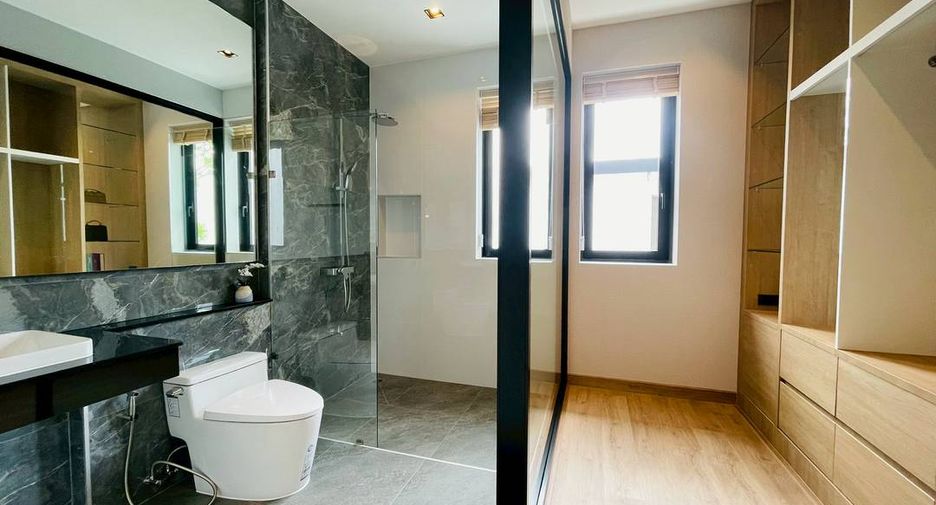 For sale 4 bedrooms villa in Mueang Chiang Mai, Chiang Mai