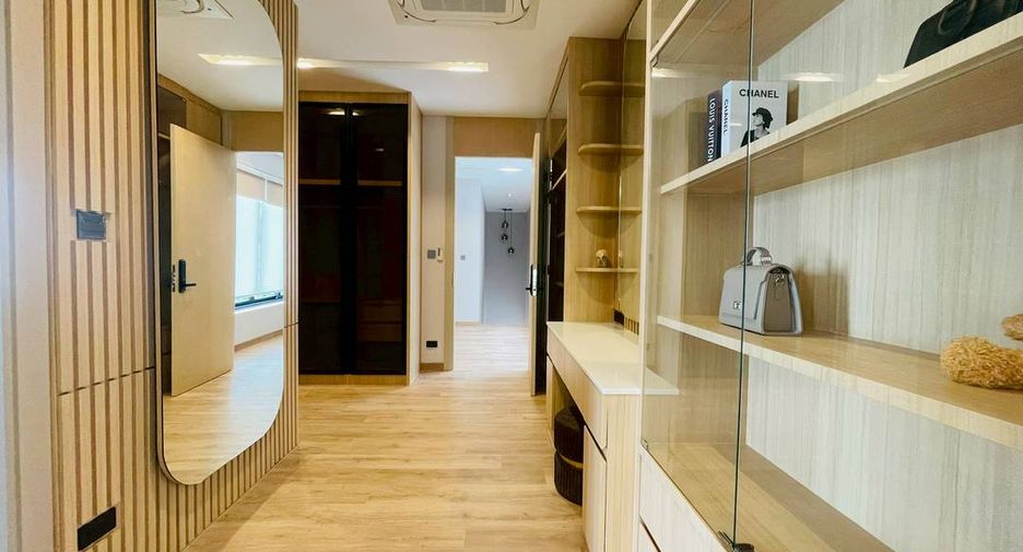 For sale 4 bedrooms villa in Mueang Chiang Mai, Chiang Mai