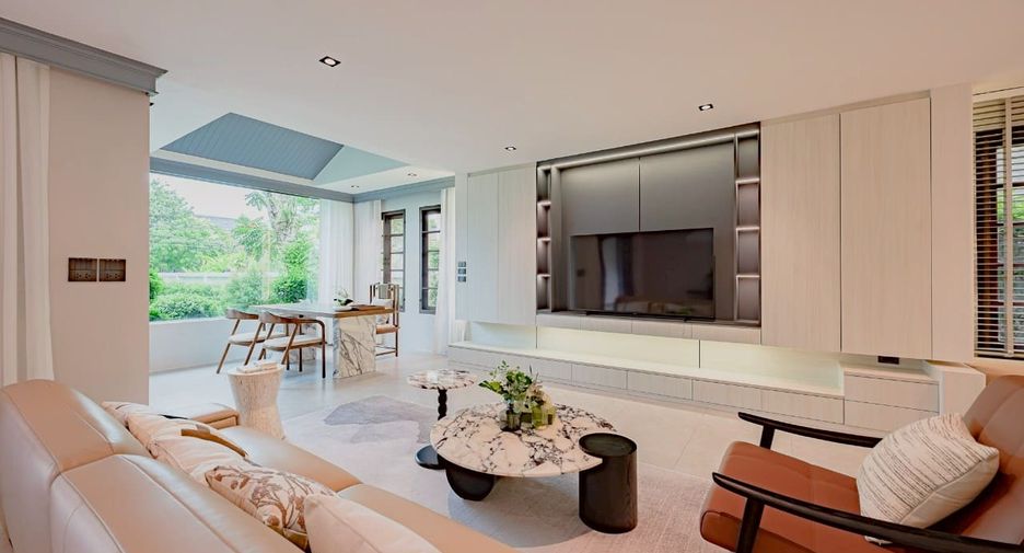 For rent and for sale 5 bedrooms house in Phra Khanong, Bangkok