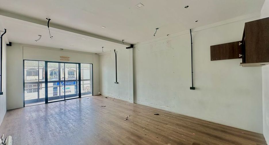 For sale retail Space in Si Racha, Chonburi