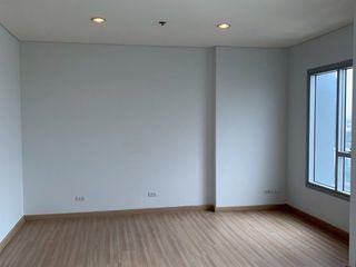 For sale 2 bedrooms condo in Phaya Thai, Bangkok