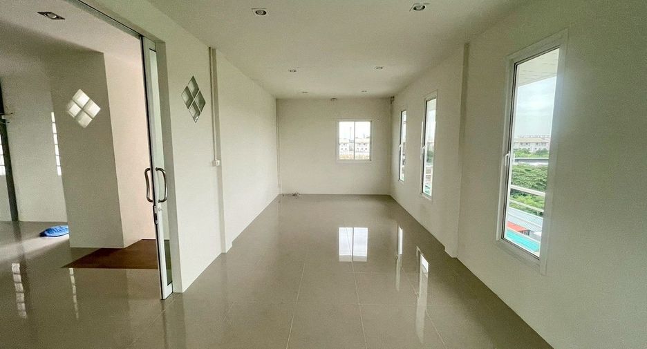 For rent 4 bedrooms retail Space in Prawet, Bangkok