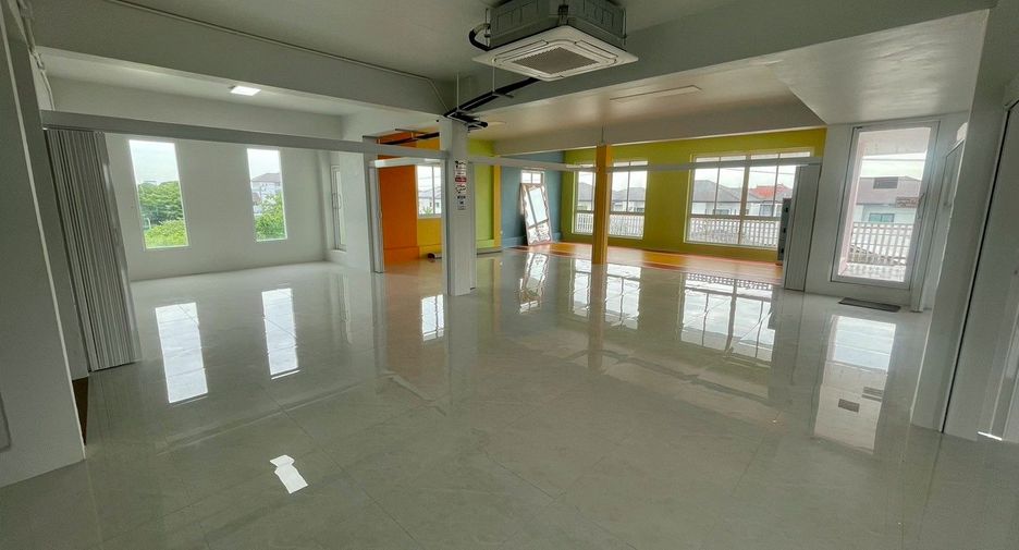 For rent 4 bedrooms retail Space in Prawet, Bangkok