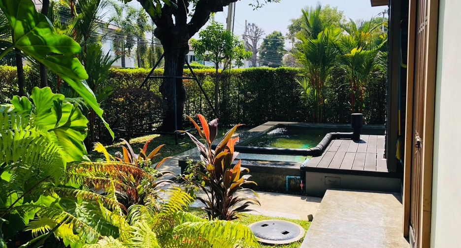 For sale 5 bedrooms house in Mueang Chiang Mai, Chiang Mai