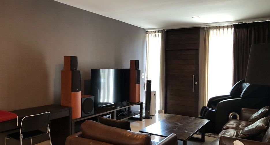 For sale 5 bedrooms house in Mueang Chiang Mai, Chiang Mai