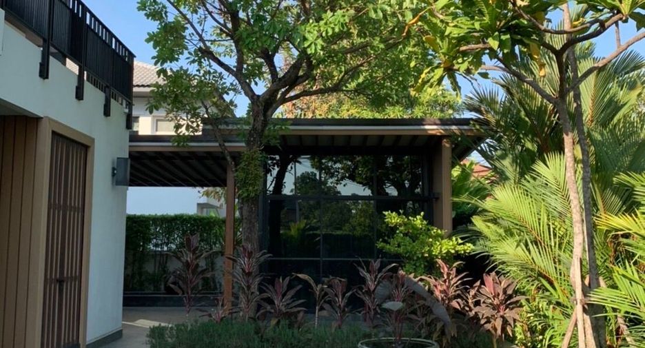 For sale 5 bedrooms house in Mueang Chiang Mai, Chiang Mai