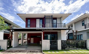 For sale 4 Beds house in Bangkok Noi, Bangkok