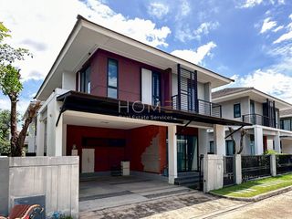 For sale 4 bedrooms house in Bangkok Noi, Bangkok