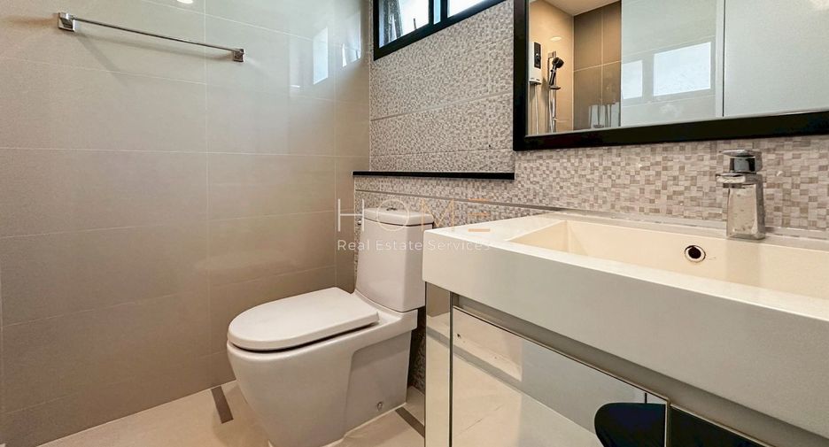 Haus zum Kauf mit 4 Zimmer in Bangkok Noi, Bangkok