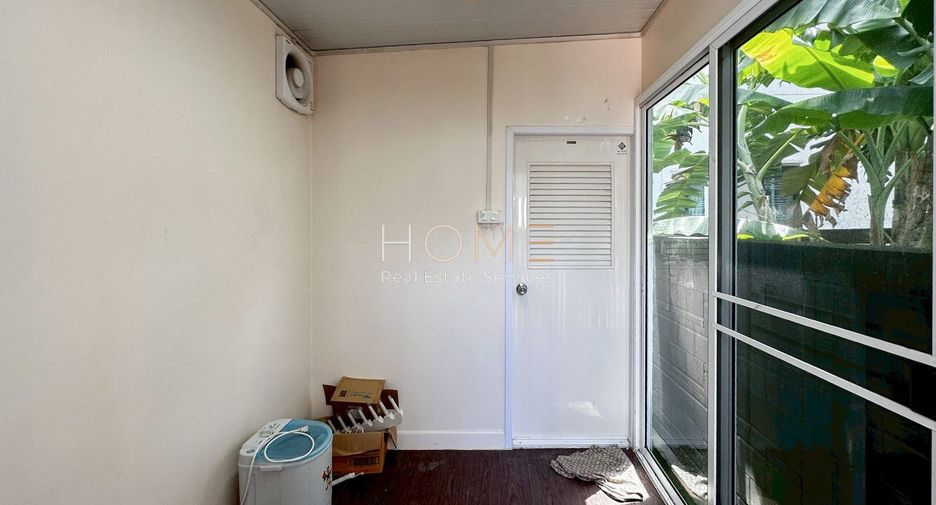 Haus zum Kauf mit 4 Zimmer in Bangkok Noi, Bangkok