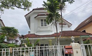 For rent 3 bedrooms house in Saphan Sung, Bangkok