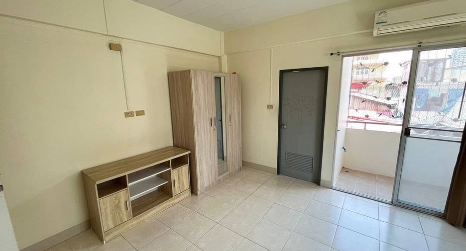 For sale 24 bedrooms apartment in Si Racha, Chonburi