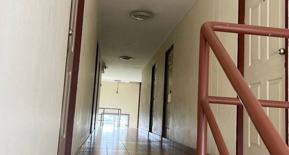 For sale 24 bedrooms apartment in Si Racha, Chonburi