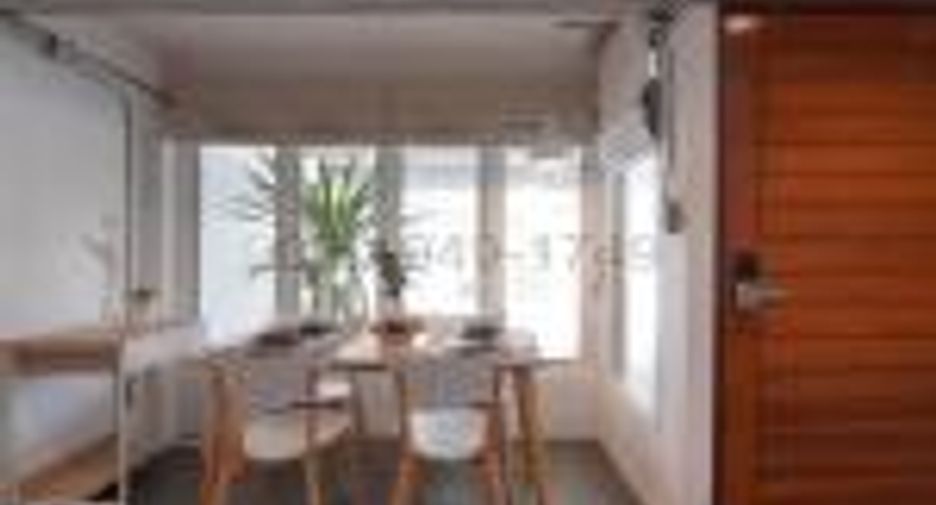 For rent 2 bedrooms townhouse in Watthana, Bangkok
