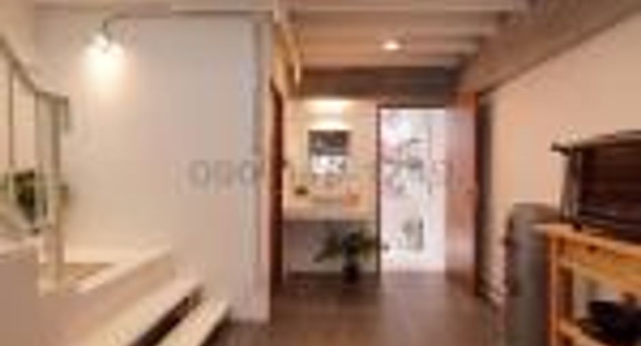 For rent 2 bedrooms townhouse in Watthana, Bangkok