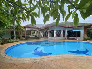 For rent 5 Beds house in Bang Lamung, Chonburi