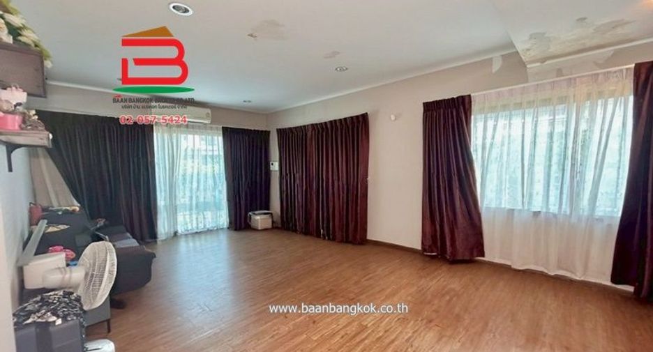 À vendre 3 chambres maison à Saphan Sung, Bangkok