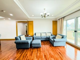 À louer 3 chambres appartement à Khlong Toei, Bangkok