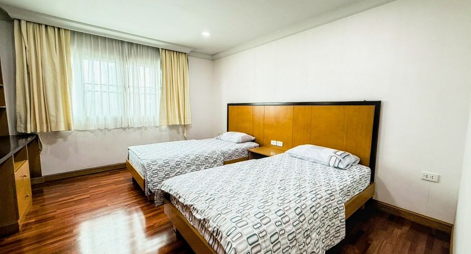 Apartamento en alquiler de 3 habitaciones en Khlong Toei, Bangkok