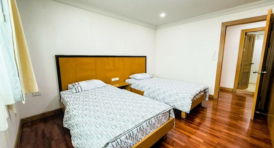 Apartamento en alquiler de 3 habitaciones en Khlong Toei, Bangkok