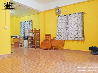 For sale 2 bed townhouse in Mueang Lop Buri, Lopburi