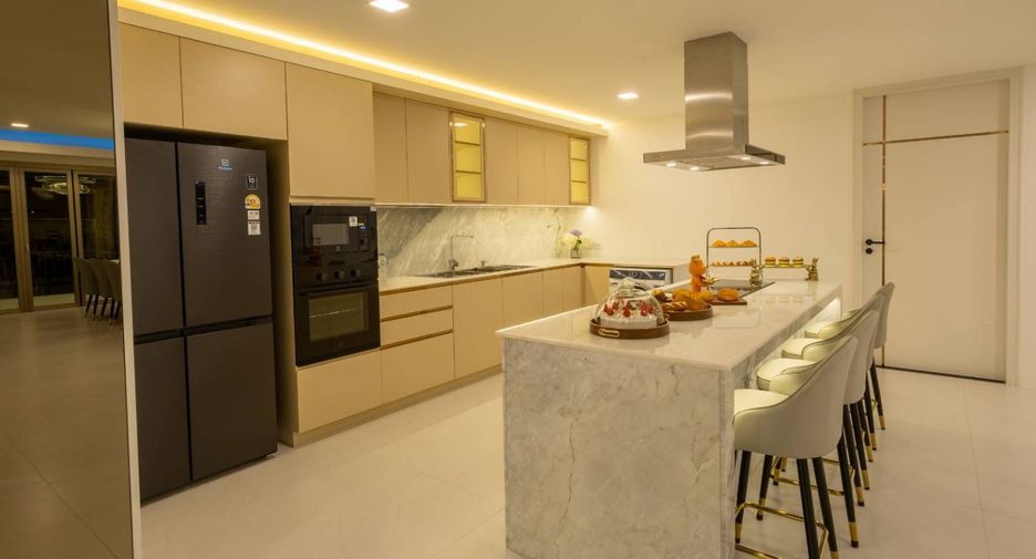 For sale 3 bedrooms condo in Phutthamonthon, Nakhon Pathom