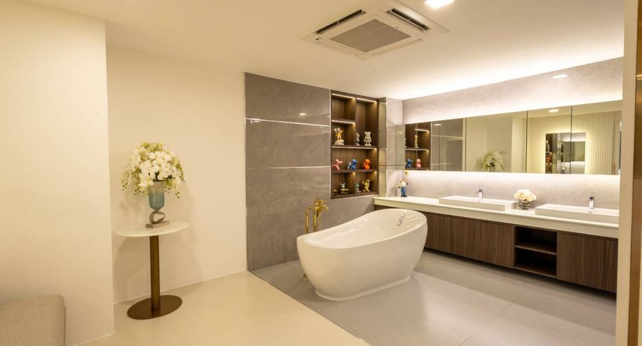 For sale 3 bedrooms condo in Phutthamonthon, Nakhon Pathom