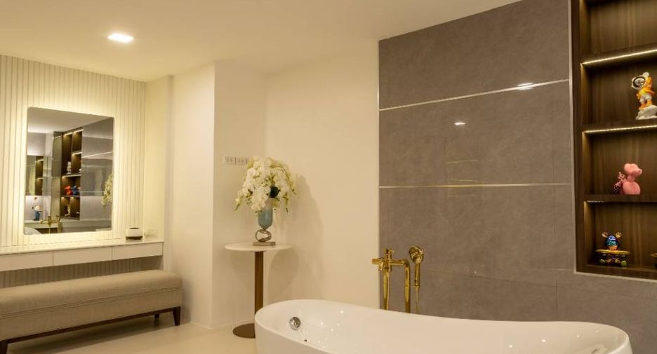 For sale 3 bedrooms condo in Phutthamonthon, Nakhon Pathom