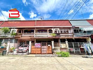 For sale 2 bedrooms townhouse in Wang Thonglang, Bangkok
