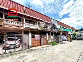 For sale 2 bedrooms townhouse in Wang Thonglang, Bangkok