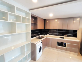 Apartment zur Miete mit 2 Zimmer in Khlong Toei, Bangkok