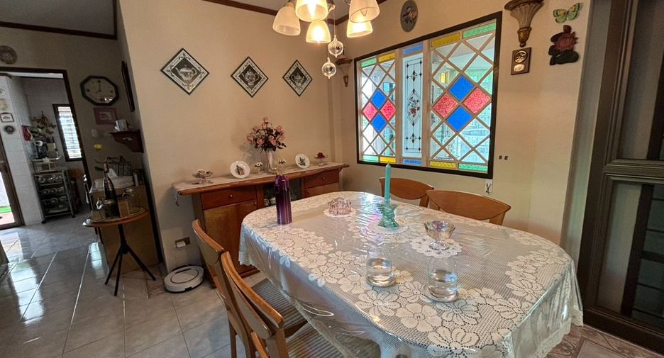 For rent 3 bedrooms house in Si Racha, Chonburi