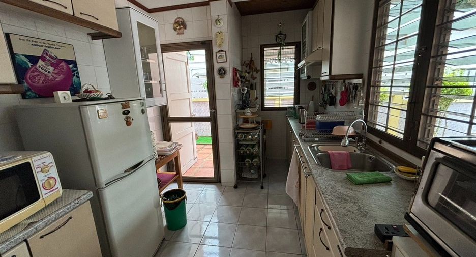 For rent 3 bedrooms house in Si Racha, Chonburi