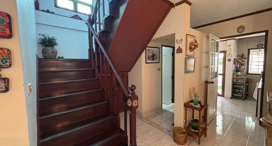 For rent 3 bedrooms house in Si Racha, Chonburi
