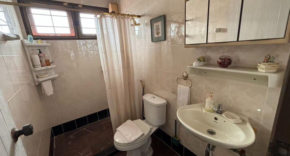 For rent 3 bedrooms house in Si Racha, Chonburi