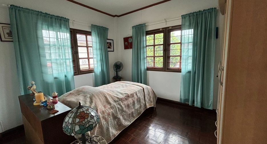 For rent 3 bedrooms house in Si Racha, Chonburi