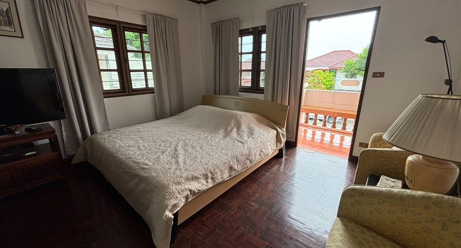 For rent 3 bedrooms house in Si Racha, Chonburi