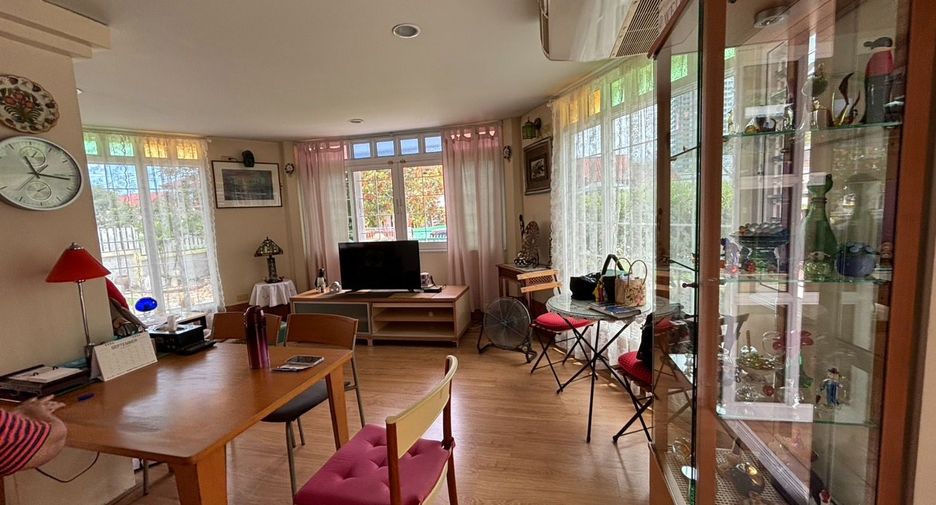 For rent 3 bedrooms house in Si Racha, Chonburi