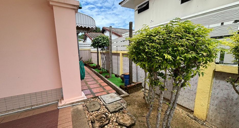 For rent 3 bedrooms house in Si Racha, Chonburi