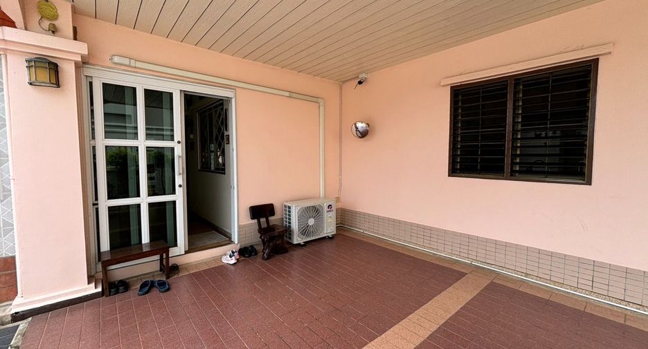 For rent 3 bedrooms house in Si Racha, Chonburi