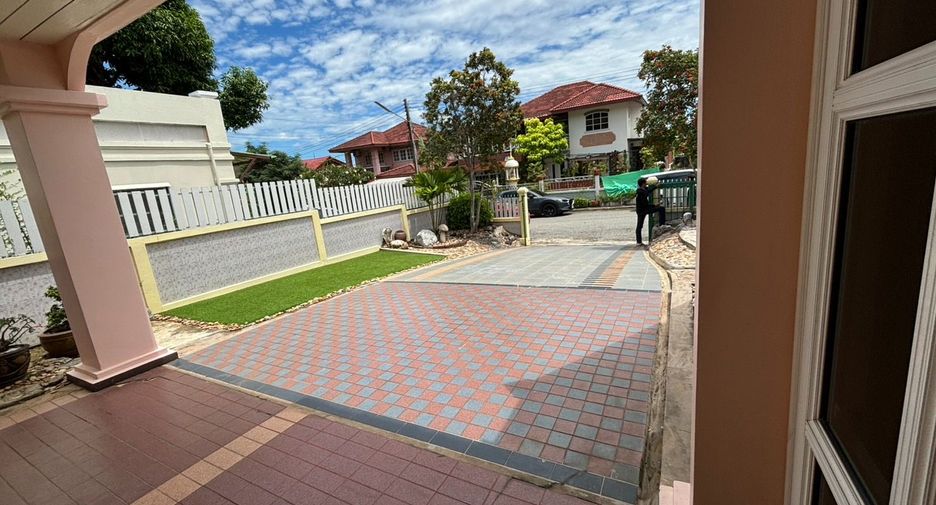 For rent 3 bedrooms house in Si Racha, Chonburi