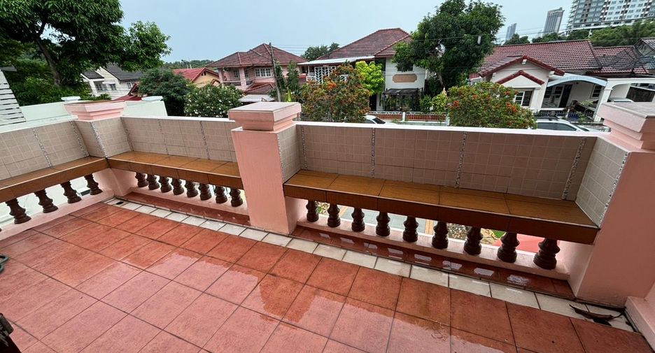 For rent 3 bedrooms house in Si Racha, Chonburi