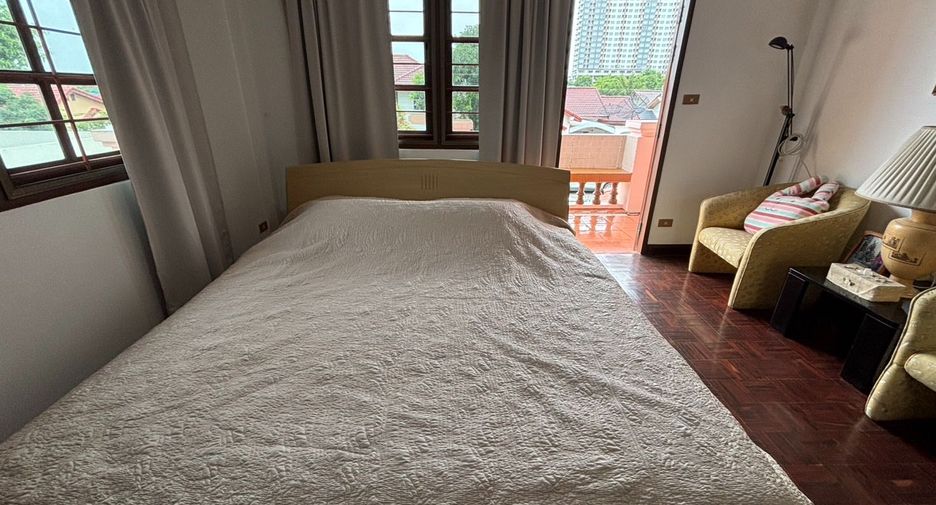 For rent 3 bedrooms house in Si Racha, Chonburi