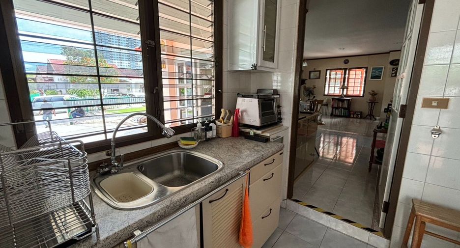 For rent 3 bedrooms house in Si Racha, Chonburi